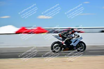 media/Mar-25-2024-Moto Forza (Mon) [[8d4319bd68]]/3-Intermediate Group/Session 4 (Front Straight Speed Pans)/